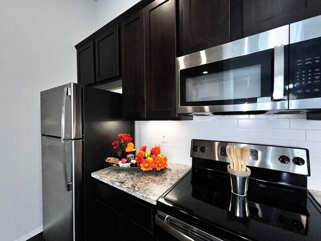 Building Photo - Luxury Duplex | 3 Bed/2 Bath | 1-Story | Covered Deck | Near Randolph AFB & Ft Sam