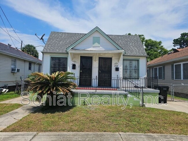 Primary Photo - 3506 Live Oak St