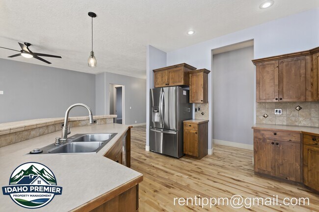 Building Photo - 3103 E Tybalt Ct