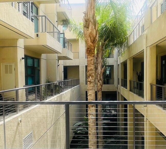 Third Floor Atrium - 133 The Promenade N