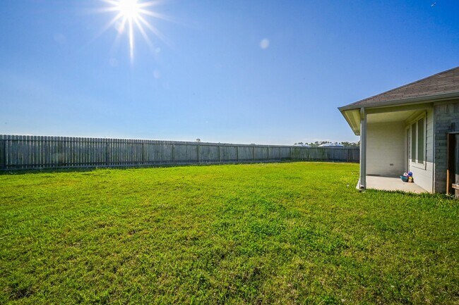 Building Photo - 2342 Spruce Clf Ln