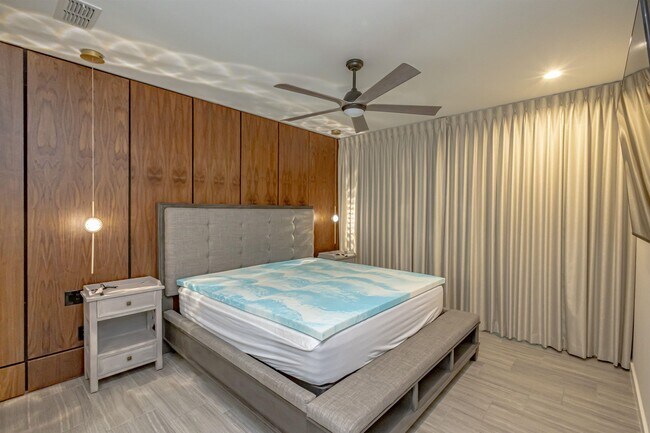 Building Photo - 423 Deer Path Lp