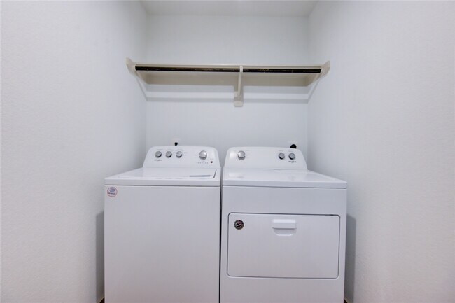 Building Photo - 7715 Smooth Vly Ct