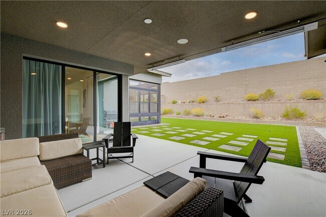 Building Photo - 779 Willits St