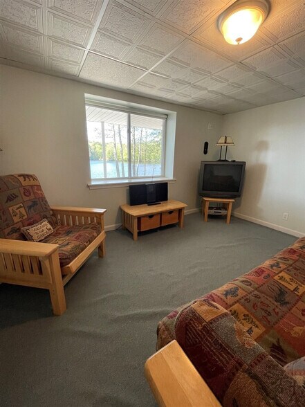 Building Photo - 94 Harbor Rd