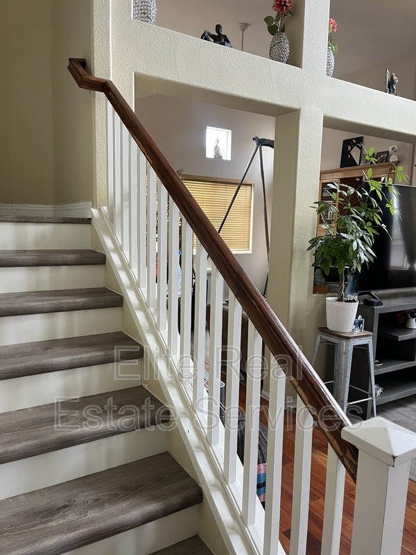 Building Photo - 1162 Hanford Ct