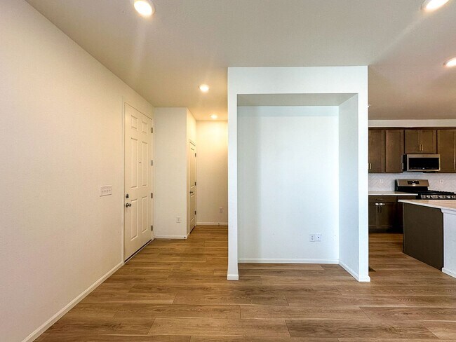 Building Photo - Painted Prairie 3bd 2.5ba paired house by DIA!