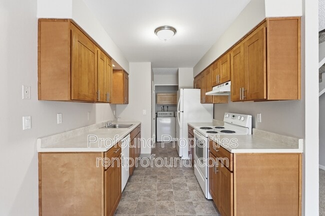 Building Photo - 6030 SW 130th Ave