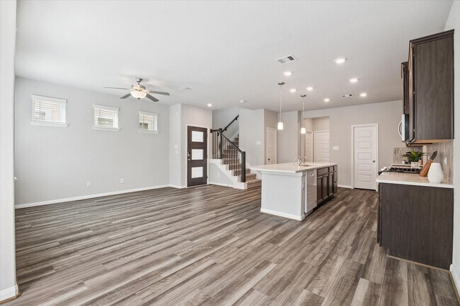 Building Photo - 1514 Lakeline Oak Dr