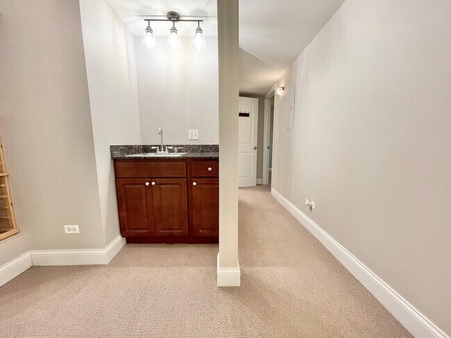 Building Photo - 2801 N Seminary Ave