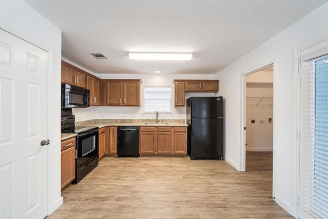 Building Photo - 1600 Big Thicket Dr