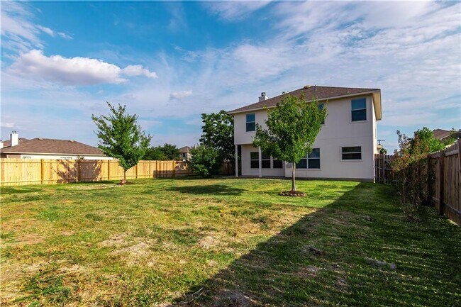 Building Photo - 200 Almquist St