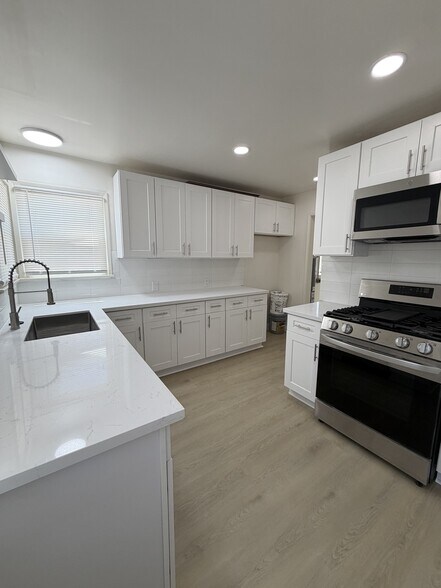 Building Photo - 6869 Marguerita Ave