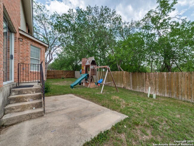 Building Photo - 3 Bedroom/2.5 Bath Northwest Crossing Subd...