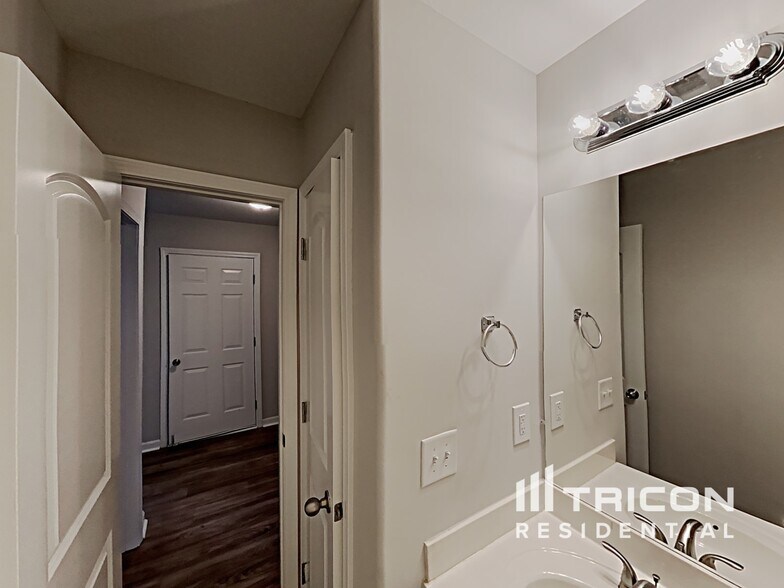 Building Photo - 861 Bitting Hall Cir