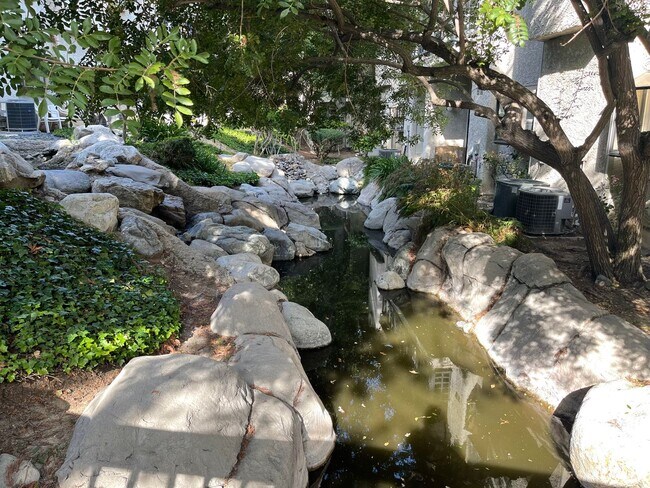 Building Photo - Adorable 1 bed 1 bath Apartment in Agoura Hills!