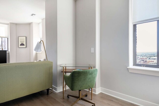 Building Photo - 10 Light St