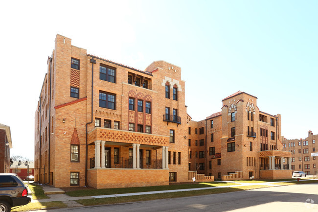 Building Photo - Coronado Square