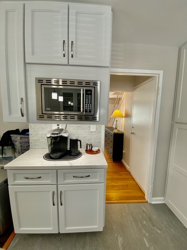 Building Photo - 5307 Pooks Hill Rd