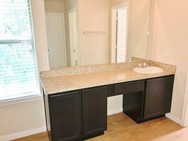 Building Photo - 12710 Brightwood Dr