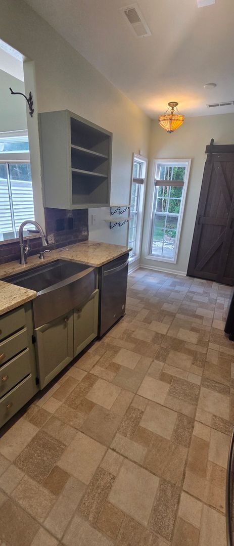Building Photo - 5982 Fox Ridge Ln
