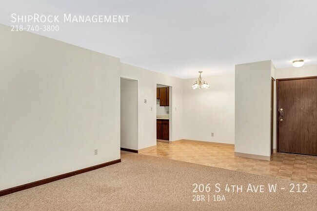 Building Photo - 206 S 4th Ave W