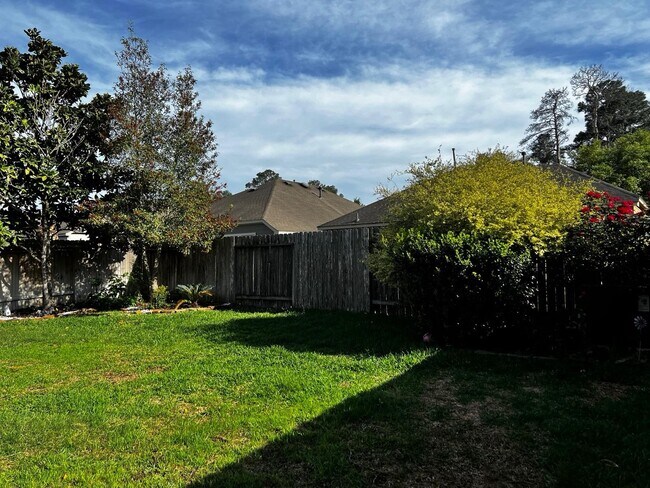 Building Photo - 11115 Pigeon Bluff Dr