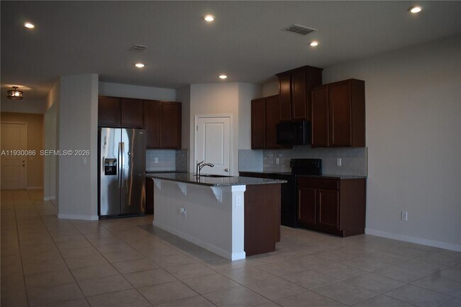 Building Photo - 3634 Lazy River Ter