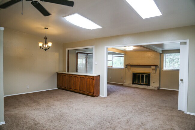 Building Photo - 2819 Bent Bow Dr