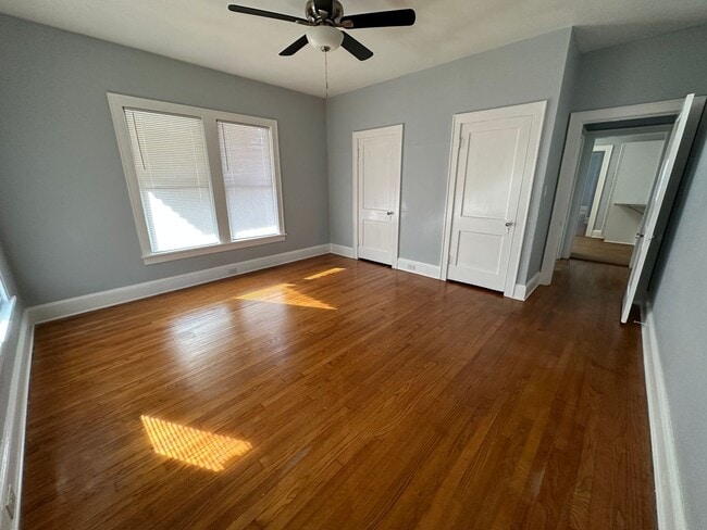 Building Photo - Newly Remodeled South Highlands Apartment