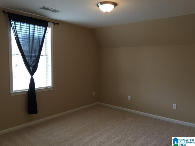 Building Photo - 1033 Ashwood Dr