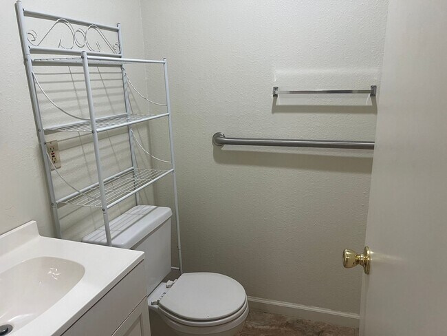 Interior Photo - Ararat Apartments