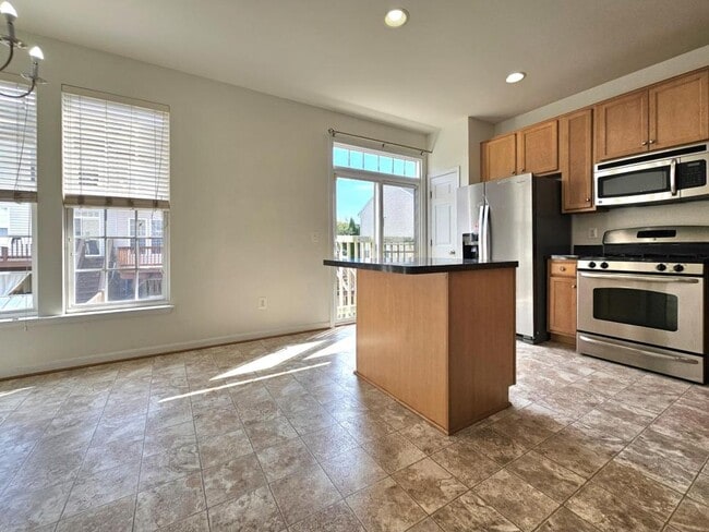 Building Photo - 15328 Elizabeth Burbage Loop