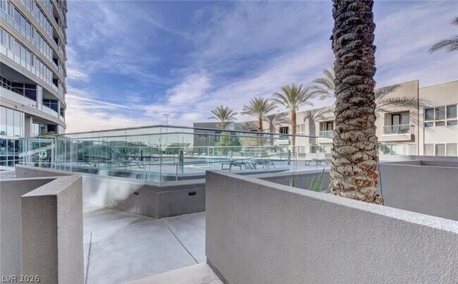 Building Photo - 4525 Dean Martin Dr