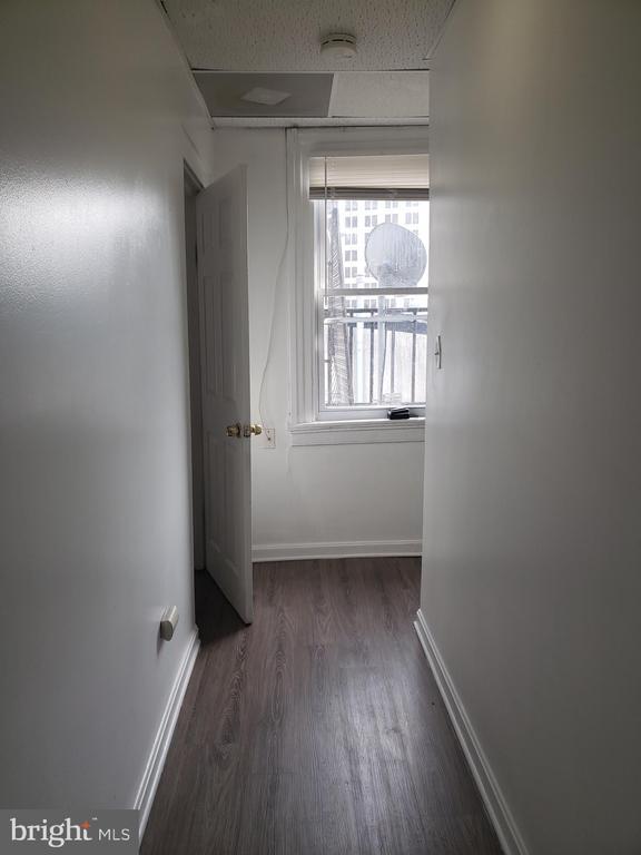 Building Photo - 105 W Saratoga St