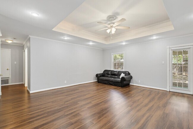 Building Photo - 4823 Blue Heron Dr