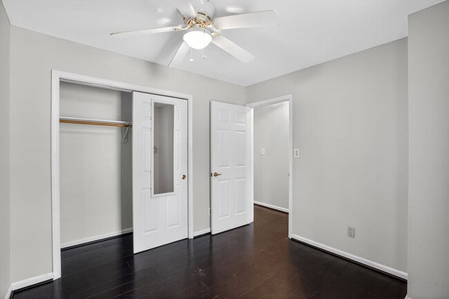 Building Photo - 47950 Mayflower Dr
