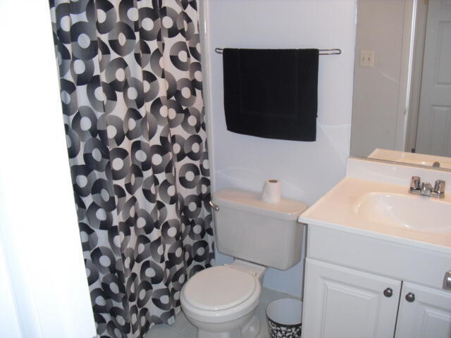 Building Photo - 2319 Packard St