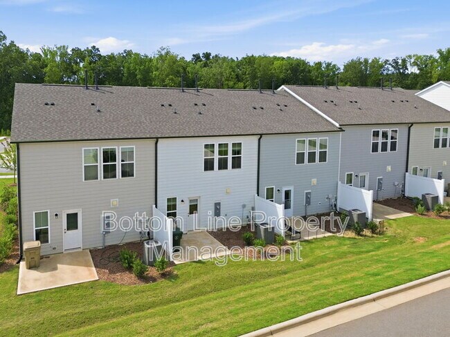 Building Photo - 460 Glen Clova Dr