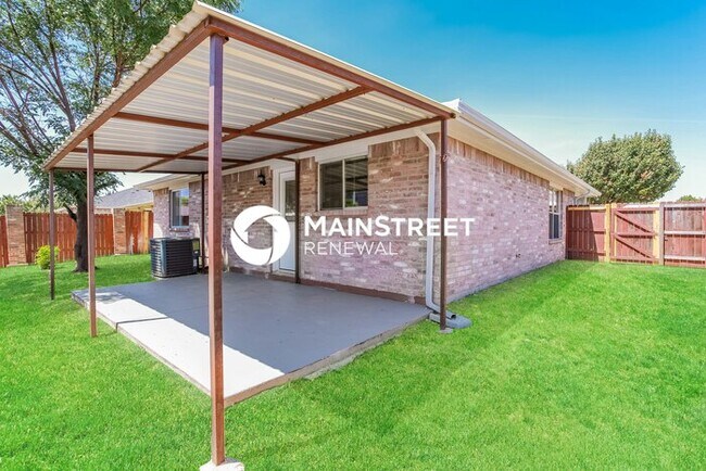 Building Photo - 4 Bedroom Pet-Friendly Home in FOREST HILL, TX with Main Street Renewal