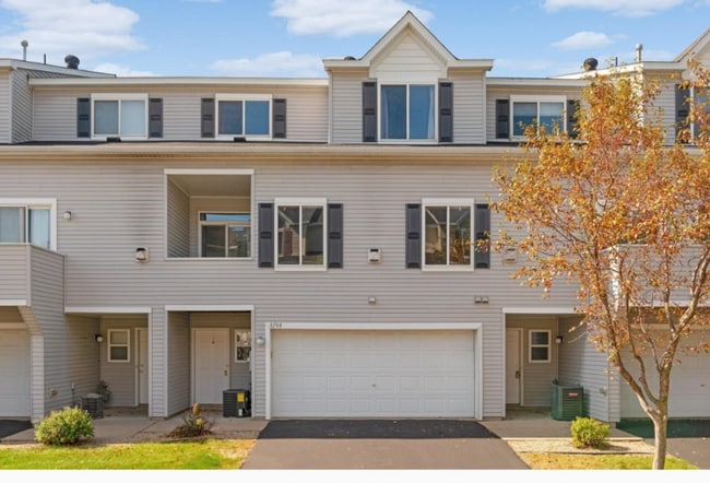 Building Photo - 6744 Meadow Grass Ln S