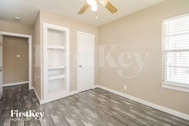 Building Photo - 1204 Trenton Ln