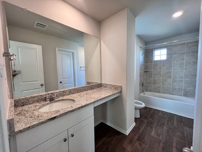 Building Photo - Solana Ridge Subdivision