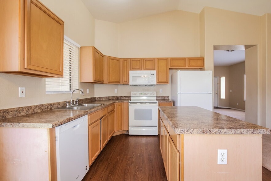 Building Photo - 13425 W Gelding Dr