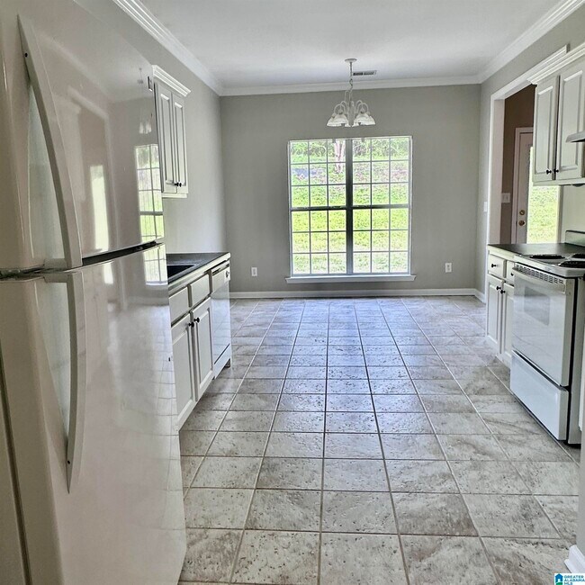 Building Photo - 821 Savannah Ln