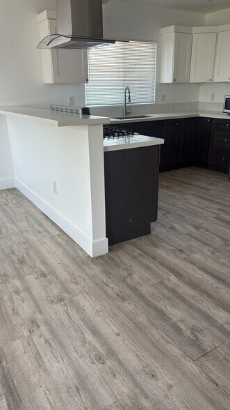 Building Photo - 4606 S Normandie Ave