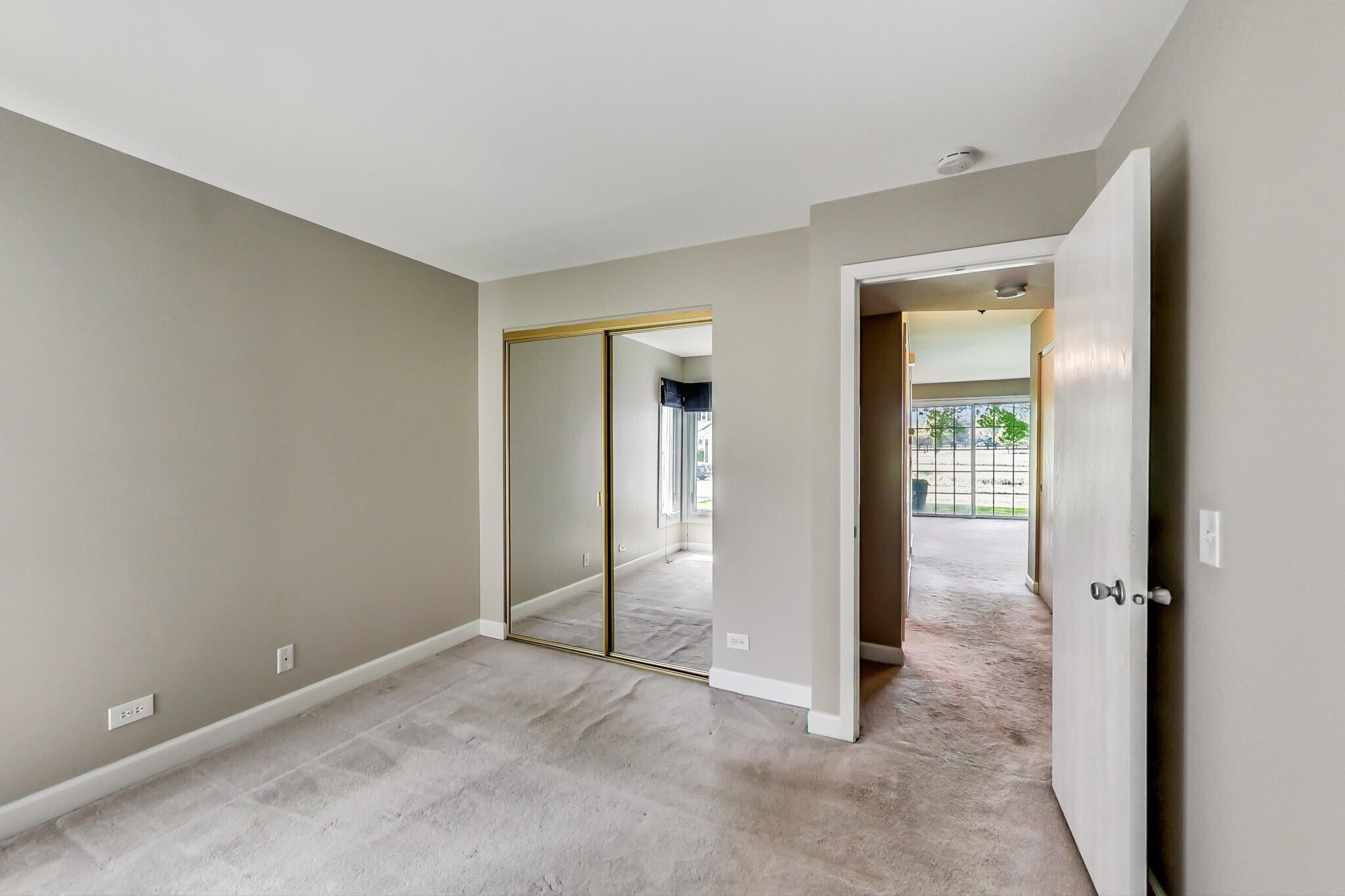 Building Photo - 1808 Vermont Dr