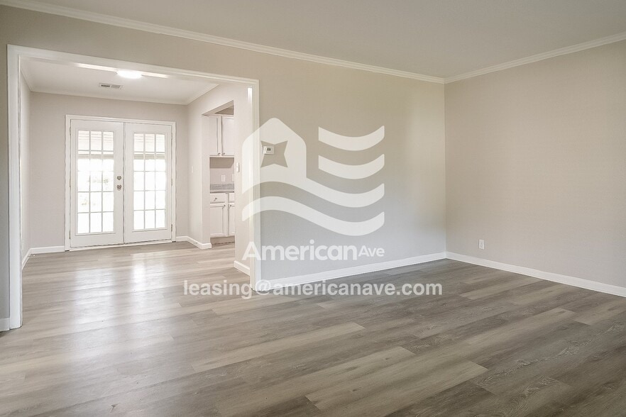 Building Photo - 6316 E 4th Terrace