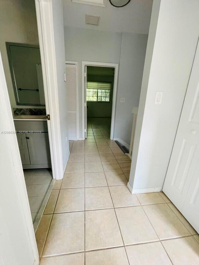Building Photo - 790 SW 107th Ave