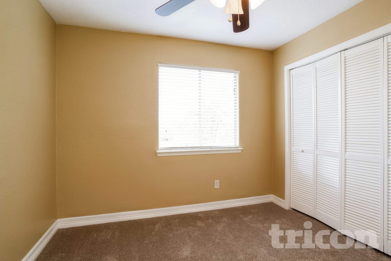 Building Photo - 1715 Evesham Dr